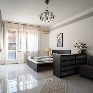  Apartamento Madach Square